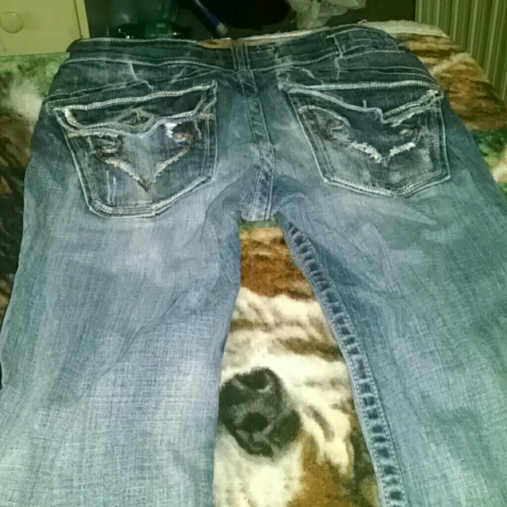 Capri styled Cut Off Jeans - Picture 7 of 7